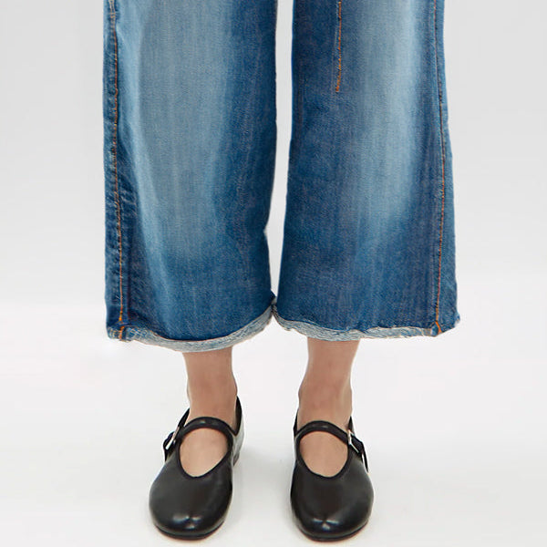 Shop women's flats online Australia for a range of comfortable and stylish flat shoes  