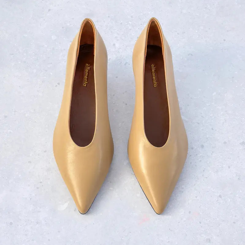 Comfortable kitten heels in nude colour leather