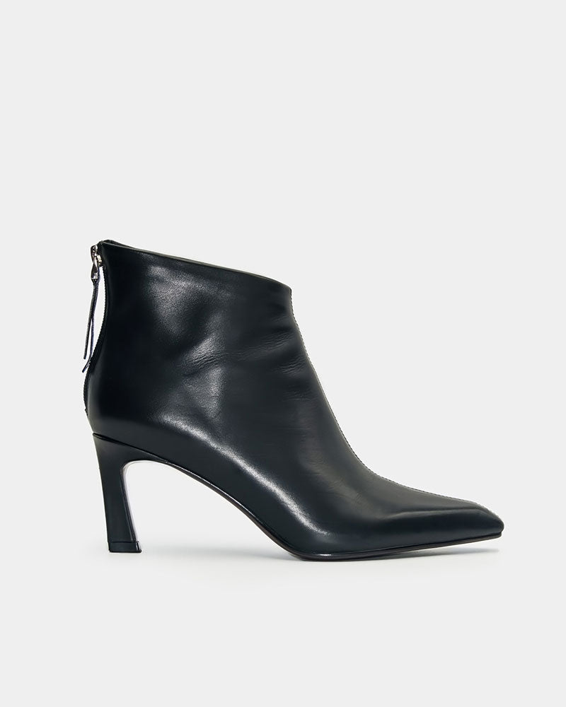 Women's Black ankle boots – pointed toe calfskin boots with 7cm heel and back zipper closure.