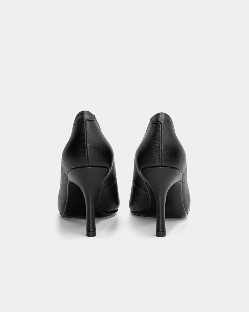 Black office shoes for women that are comfortable and stylish for professional looks