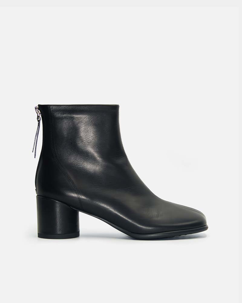 Shop boots Australia – elegant block heel ankle boots for work & events
