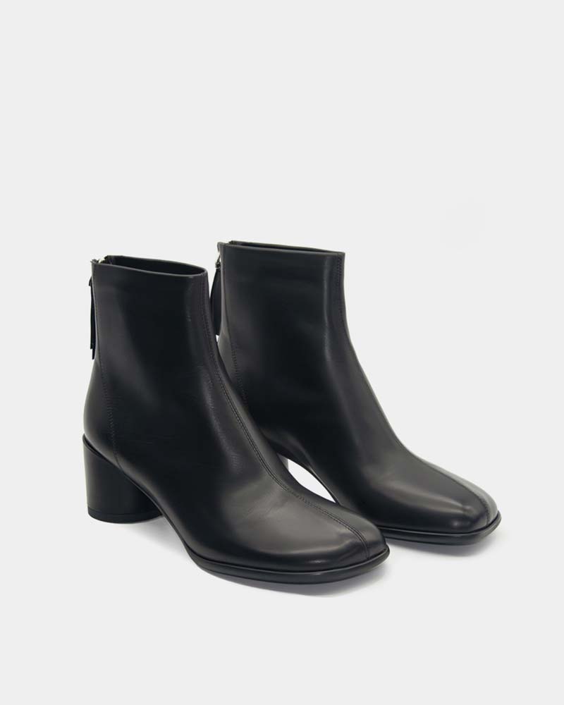Office to evening boots – versatile calfskin boots with modern block heel