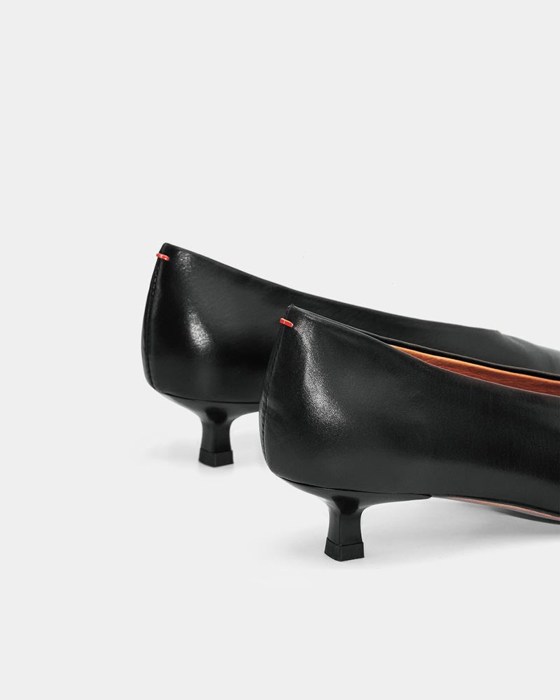 Black kitten heel with balanced heel counter