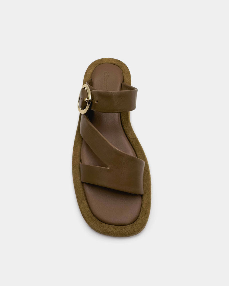 Brown sandal with straps with cushioned leather footbed