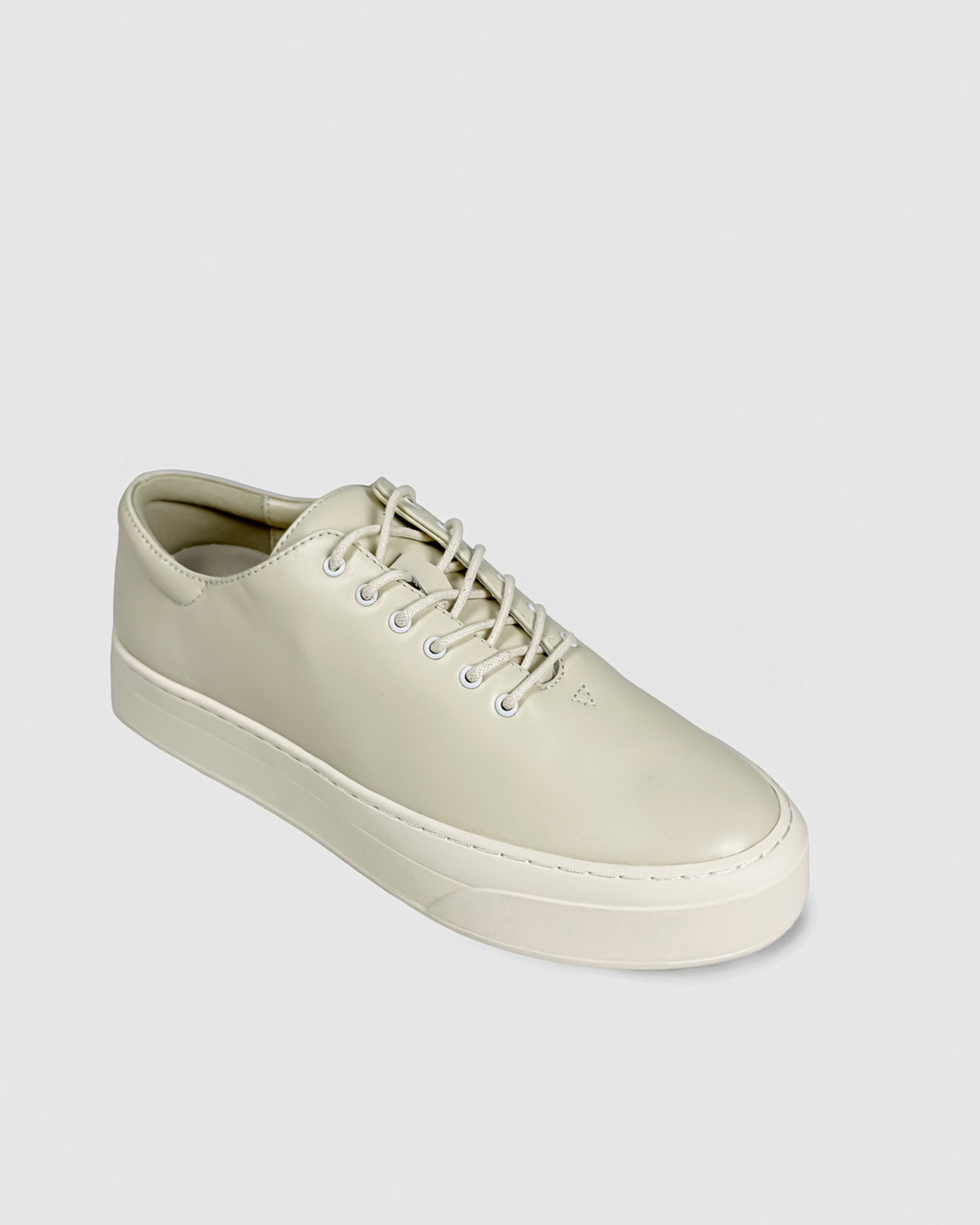 Platform sneakers for ladies in creamy white leather and cushioned insole