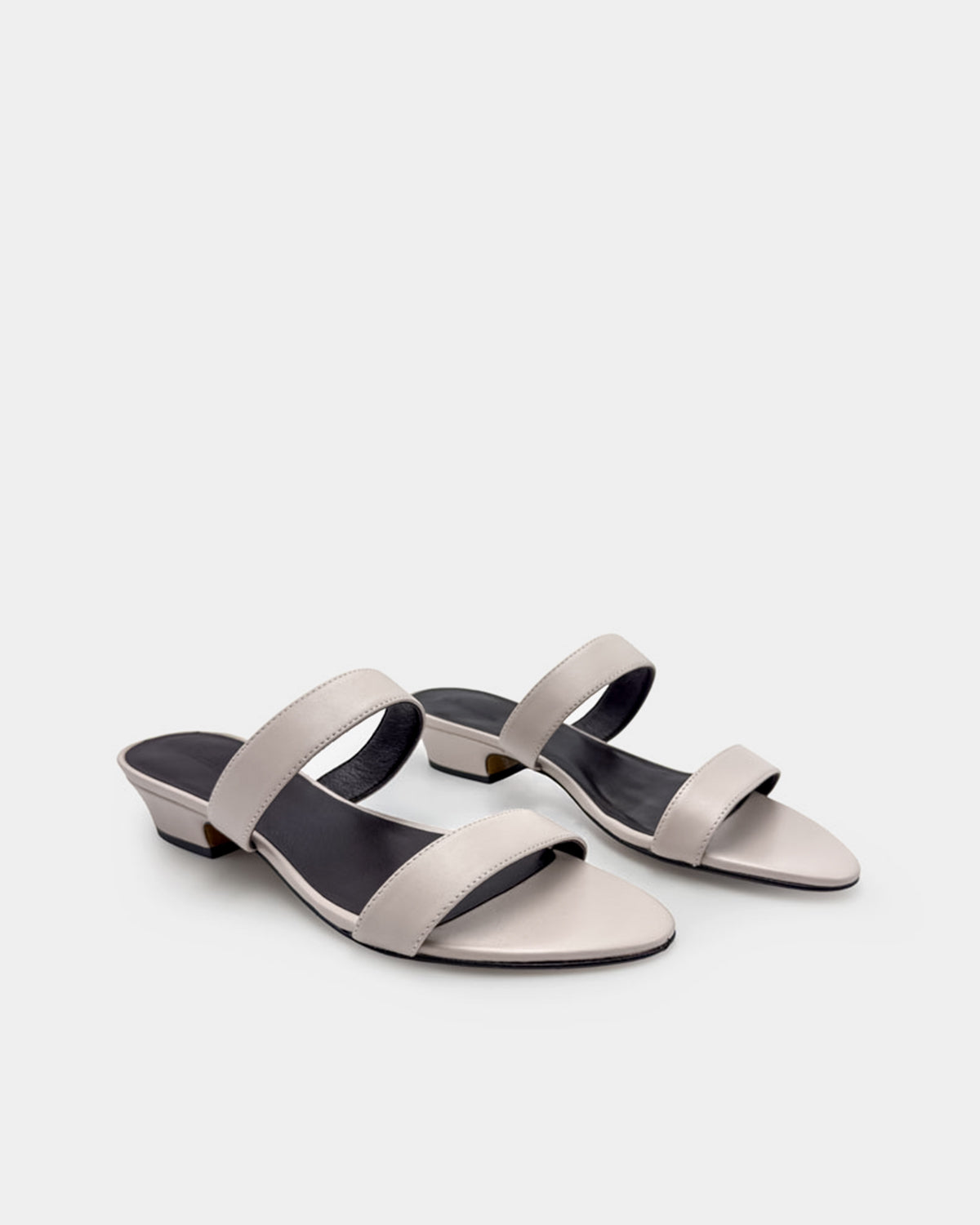 Women's nude sandals in leather comfy wide straps