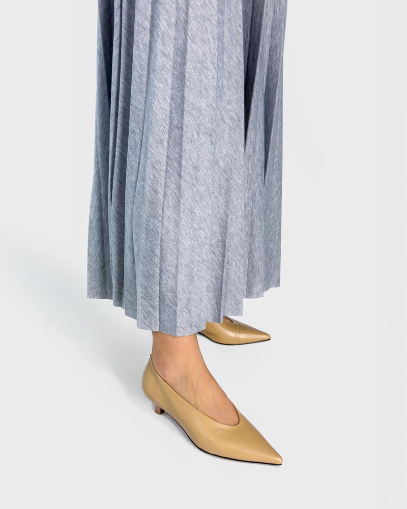 beige kitten heels in soft calfskin