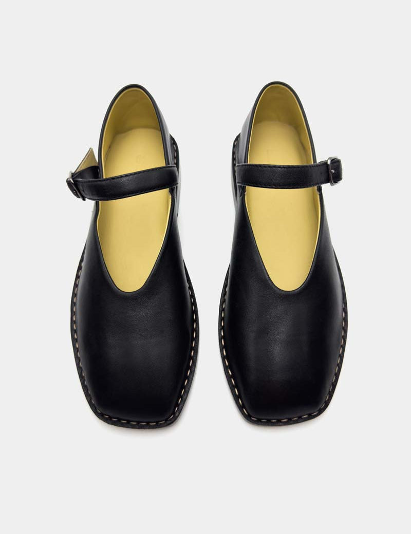 mary jane shoes in leather with strap for timeless elegance everyday  