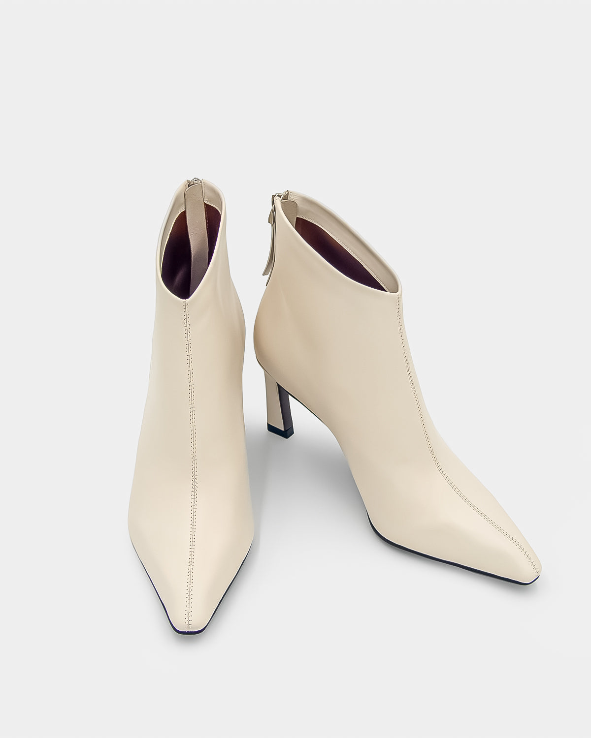 Designer-style ankle boots – premium calfskin with sleek pointed toe