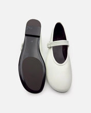 White ballet flats with flexible leather sole 