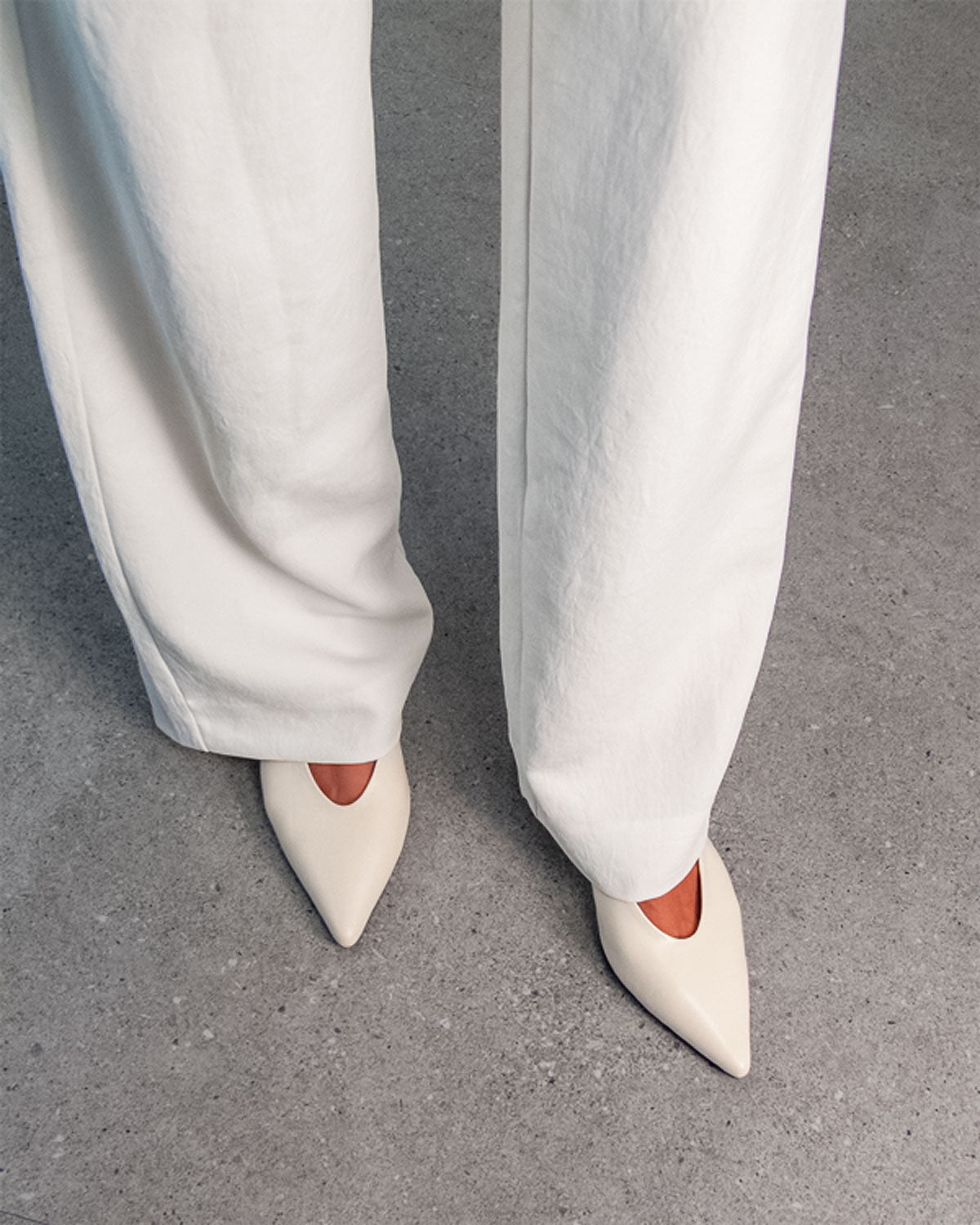 women's white kitten heels in leather stylish and comfortable